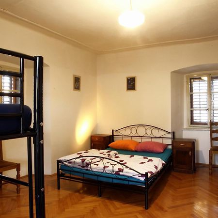 Residence Muzica Bed And Breakfast Komen Exteriér fotografie