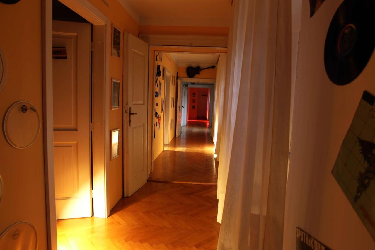 Residence Muzica Bed And Breakfast Komen Exteriér fotografie