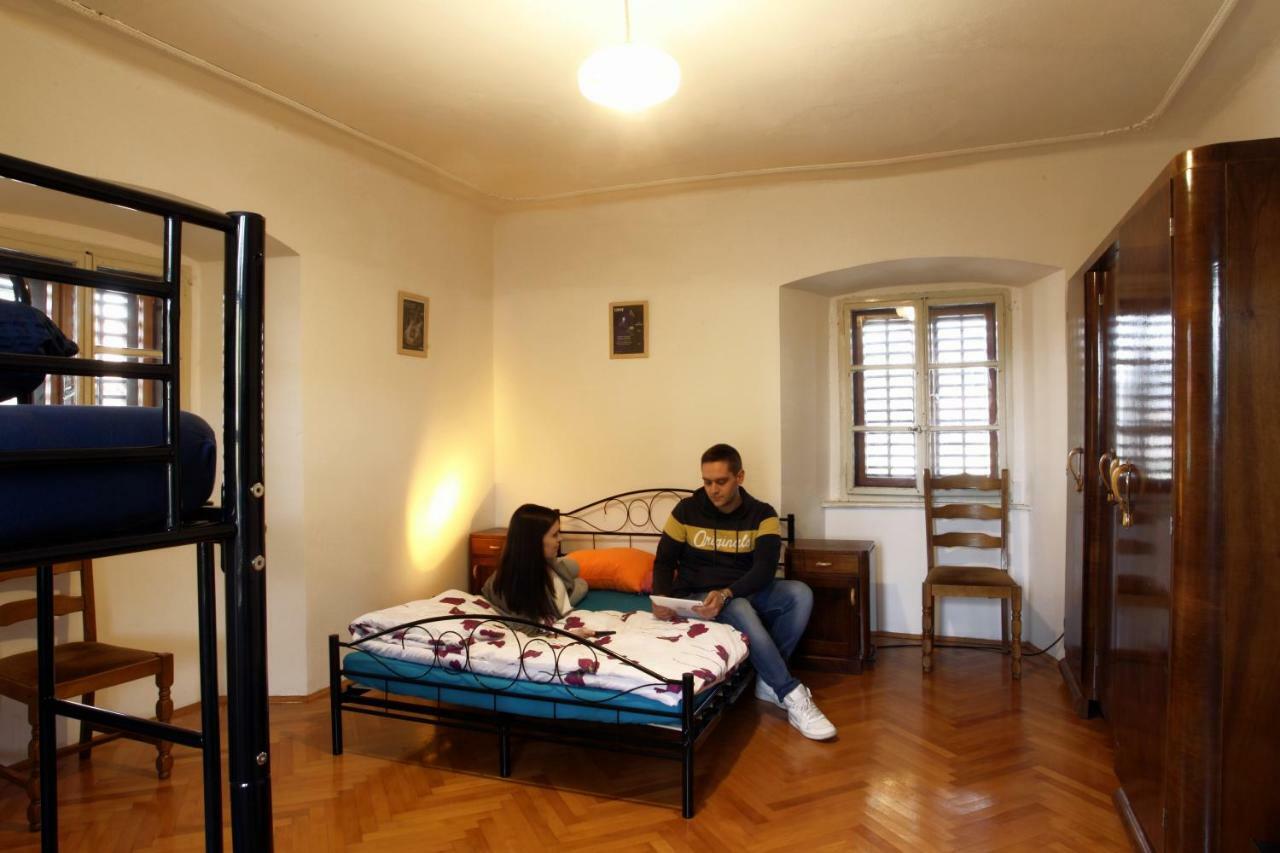 Residence Muzica Bed And Breakfast Komen Exteriér fotografie